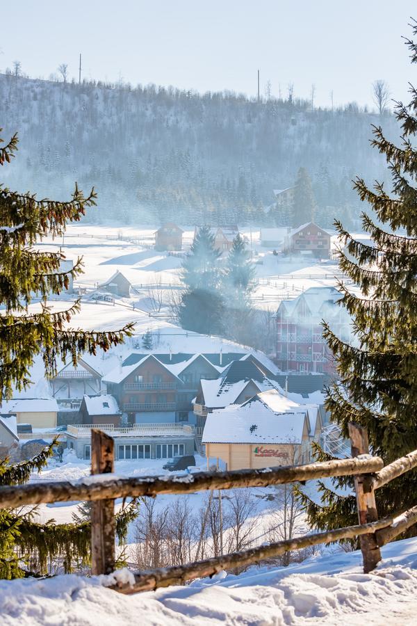 Family Hotel Kaskad Bukovel Esterno foto