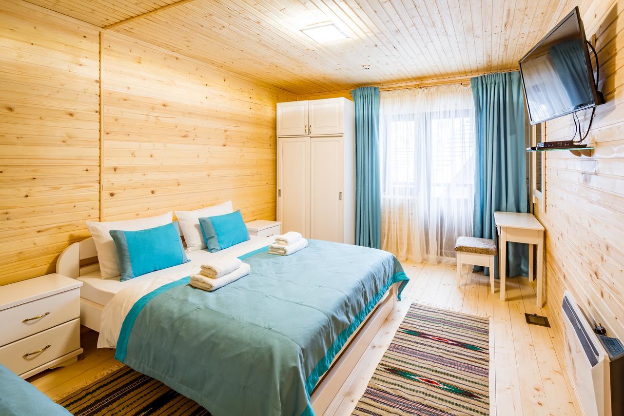 Family Hotel Kaskad Bukovel Esterno foto