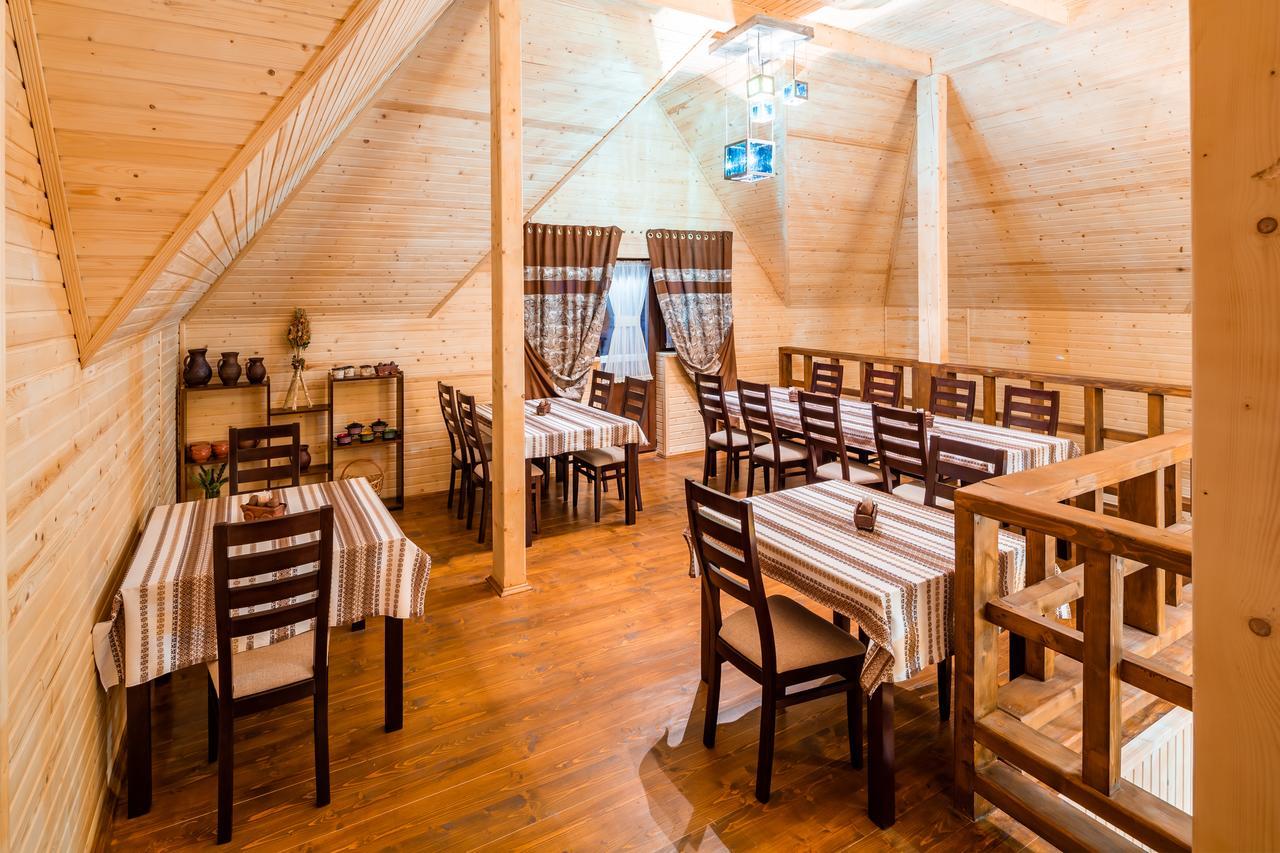Family Hotel Kaskad Bukovel Esterno foto