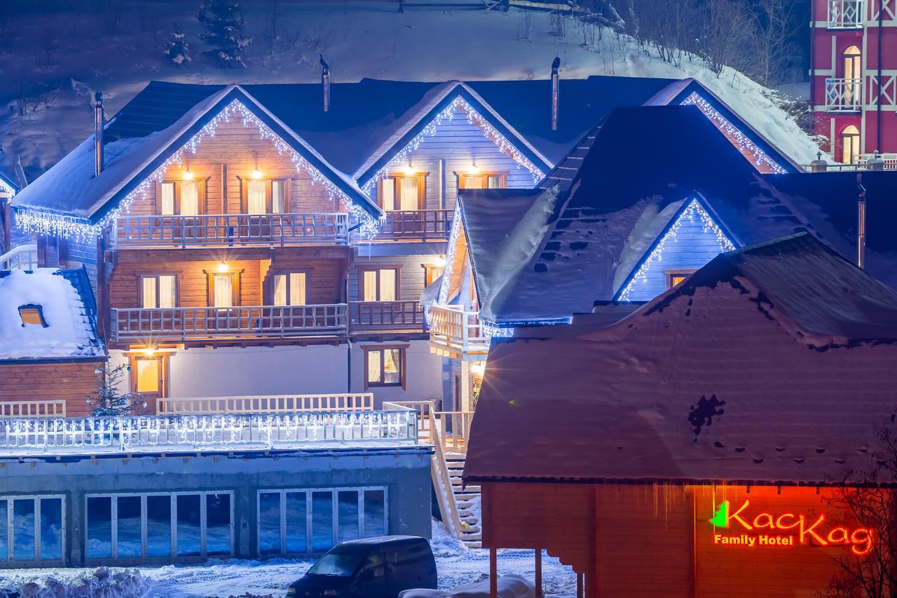 Family Hotel Kaskad Bukovel Esterno foto