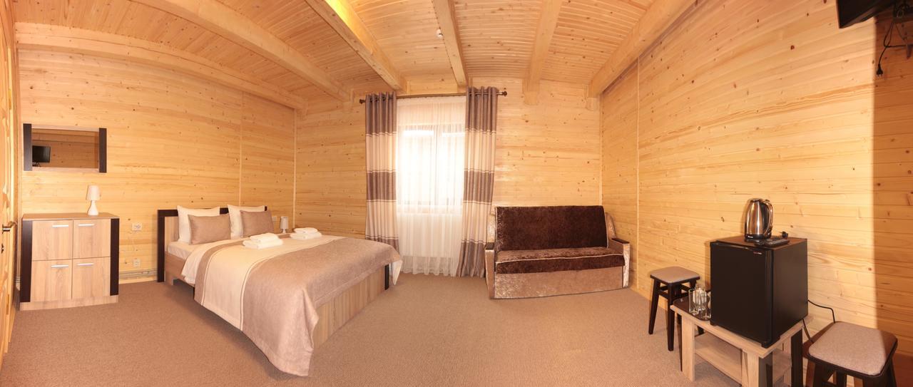 Family Hotel Kaskad Bukovel Esterno foto