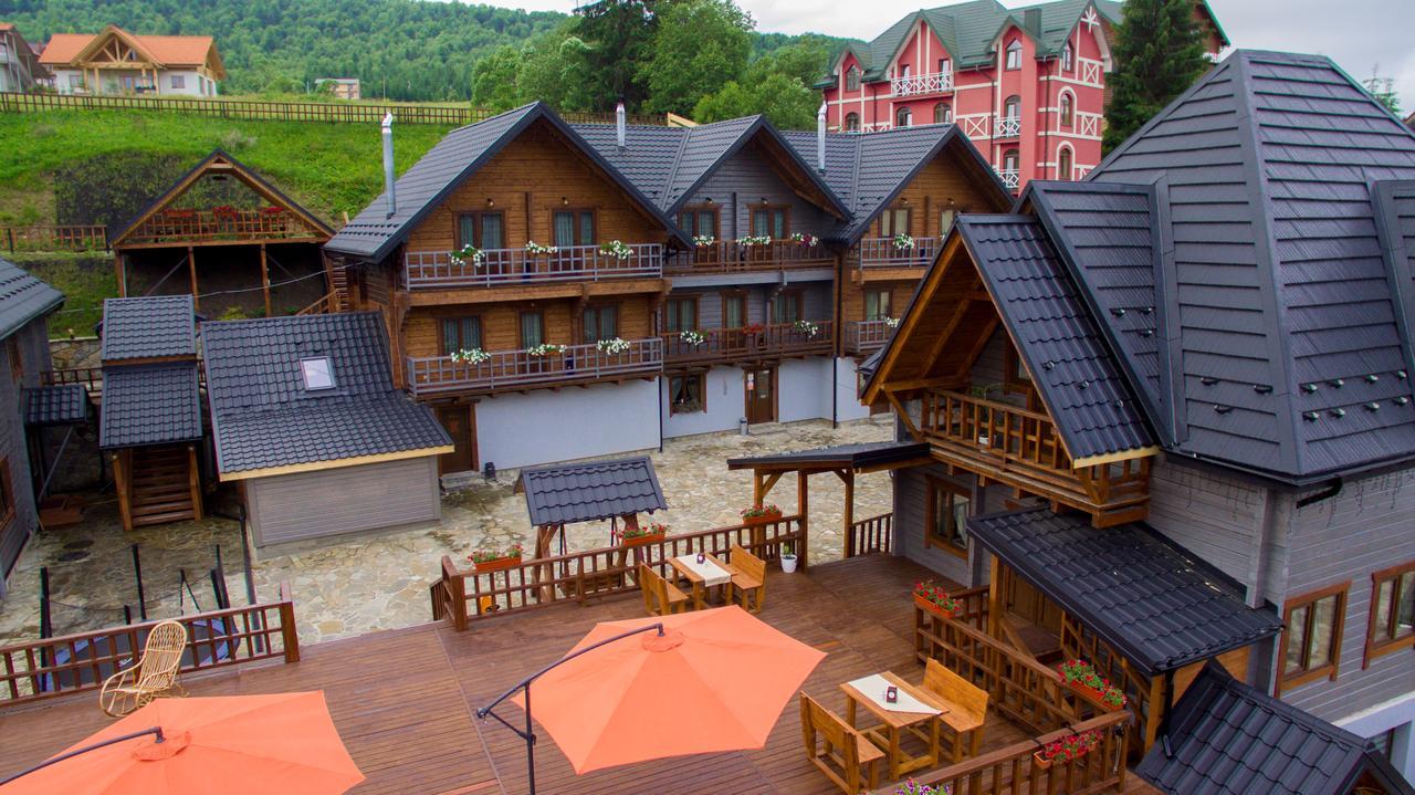 Family Hotel Kaskad Bukovel Esterno foto
