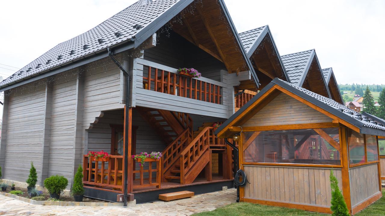 Family Hotel Kaskad Bukovel Esterno foto