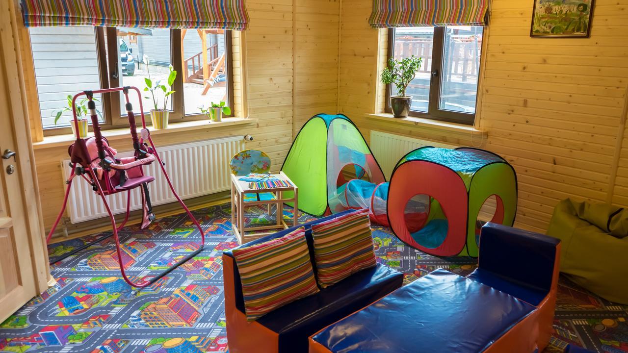 Family Hotel Kaskad Bukovel Esterno foto